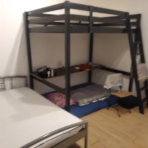 Economy Flat 18 Minutes From Vaclavske Namesti Praha